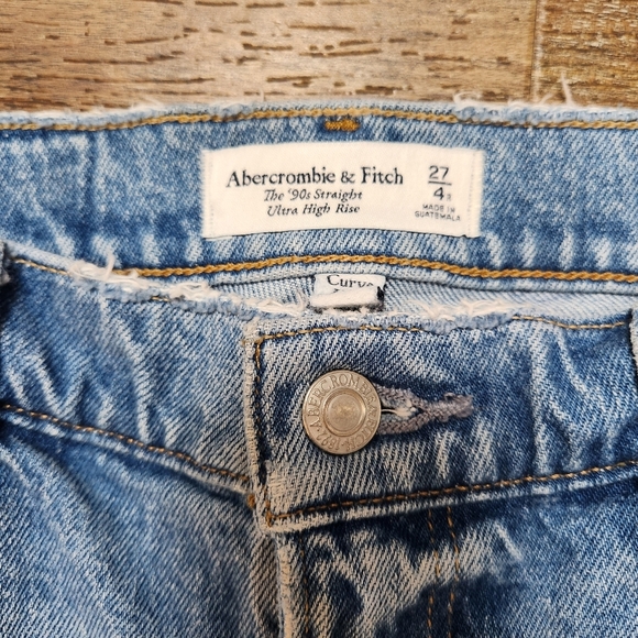 ABERCROMBIE & FITCH THE 90’S STRAIGHT ULTRA HIGH RISE CURVE LOVE JEANS SIZE 4 - Picture 5 of 8